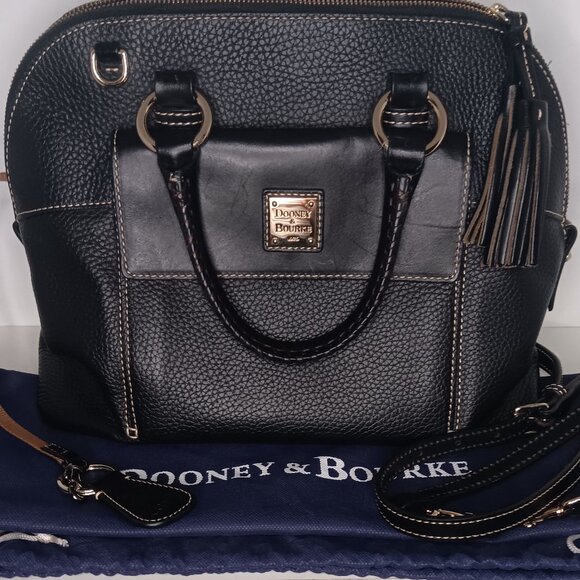 DOONEY & BOURKE Handbags - DOONEY &  BOURKE BLACK LEATHER CROSSBODY